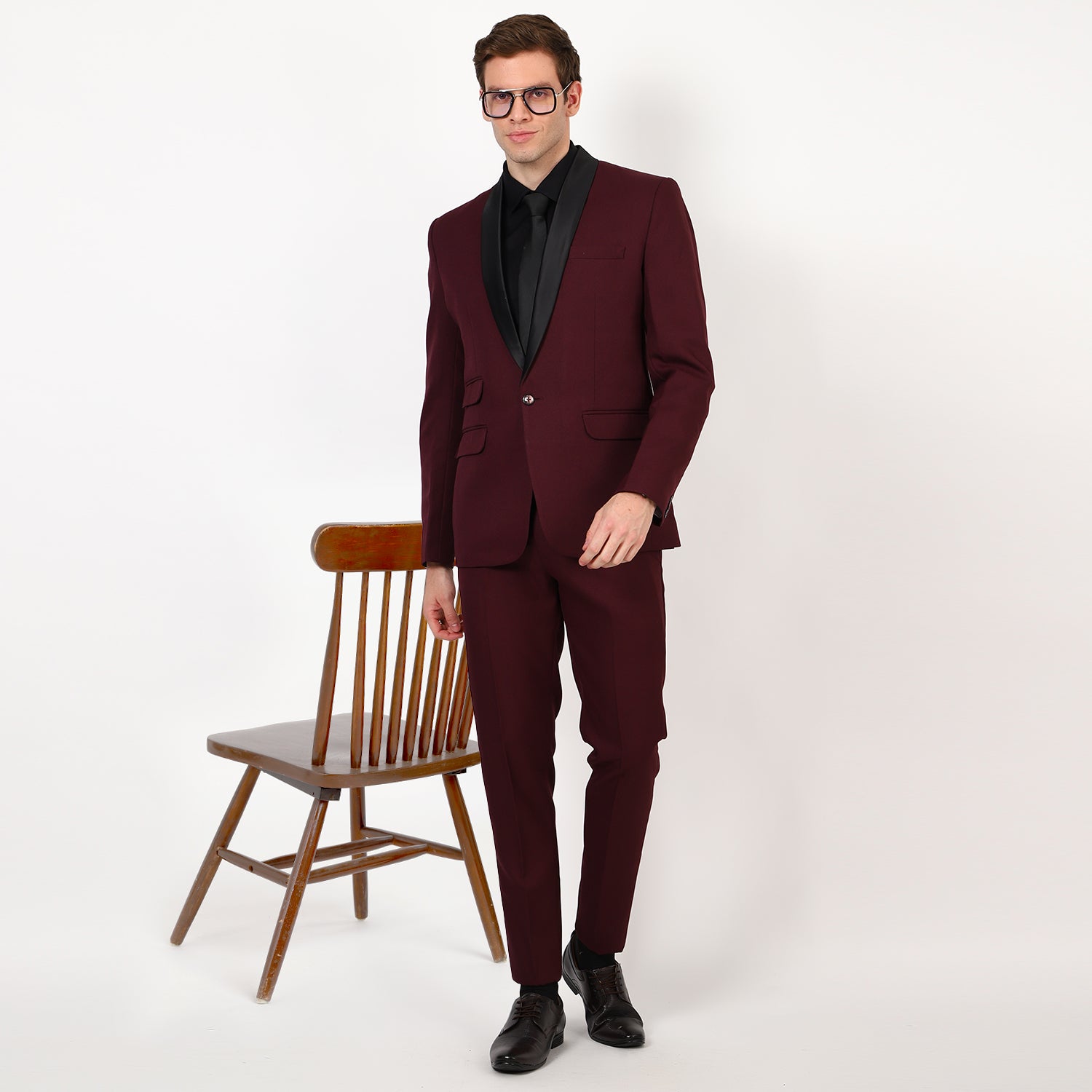 Mentoos Men’s Wine Tuxedo Suit.