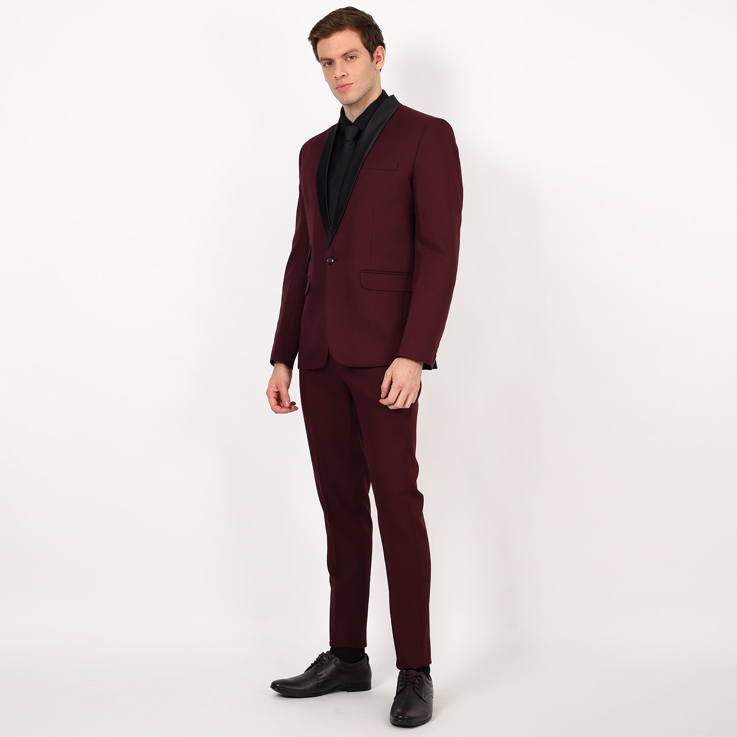 Mentoos Men’s Wine Tuxedo Suit.